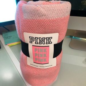 VS PINK beach blanket